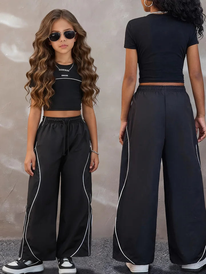 Summer Street Style Casual Outfit for Teenage Girls: Black T-Shirt + Color-Blocked Wide-Leg Pants Two-Piece Set, Stylish and Fashionable, Suitable for Children Aged 5-13, Versatile for Home, Leisure, and Outings